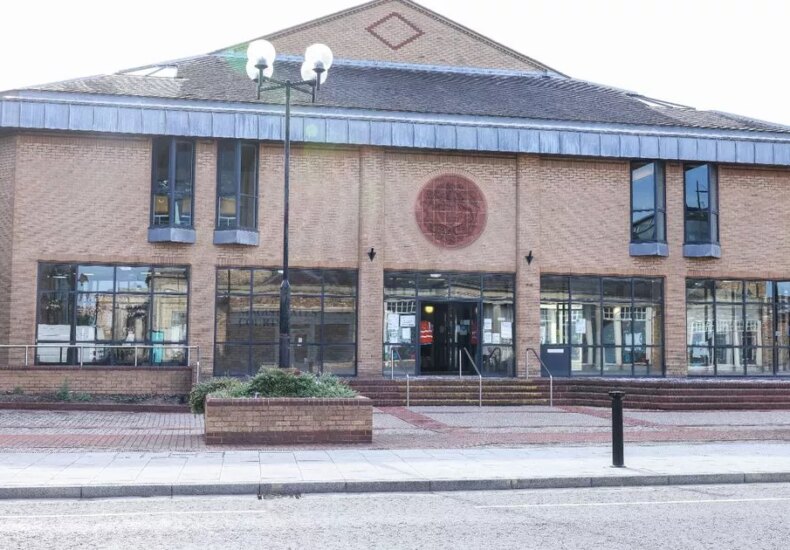 Man arrested after £12k worth of vapes and cash stolen from Skegness shop
